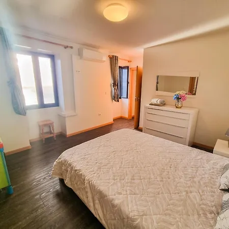 House Of Massapez | Calheta *