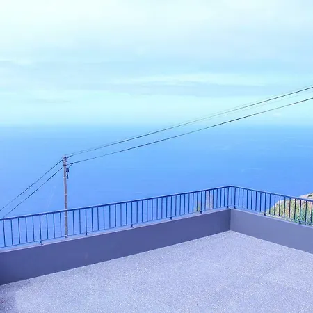 House Of Massapez | Calheta *