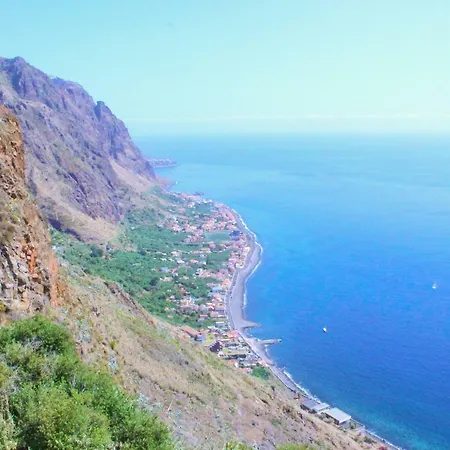 House Of Massapez | Calheta * 파야다오벨라