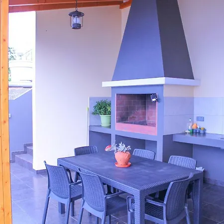 House Of Massapez | Calheta 아파트 *