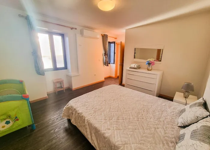 House Of Massapez | Calheta *