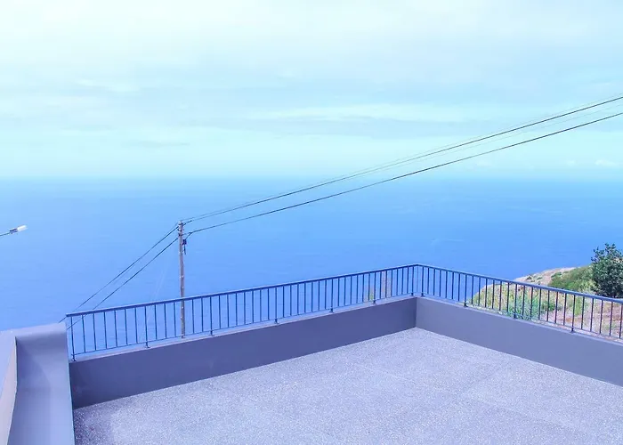 House Of Massapez | Calheta *