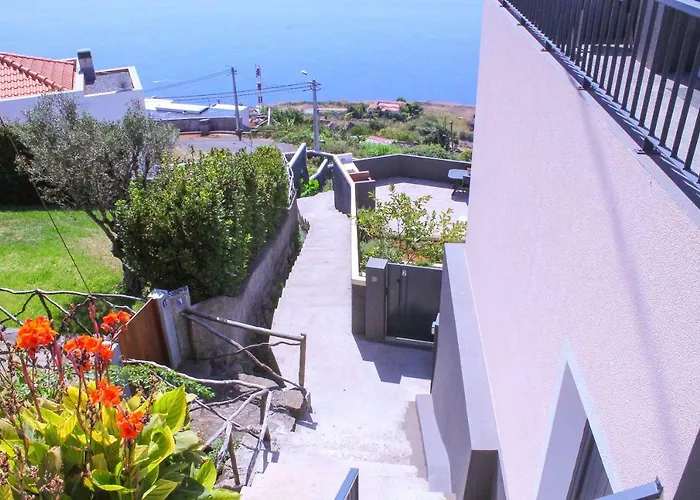 House Of Massapez | Calheta